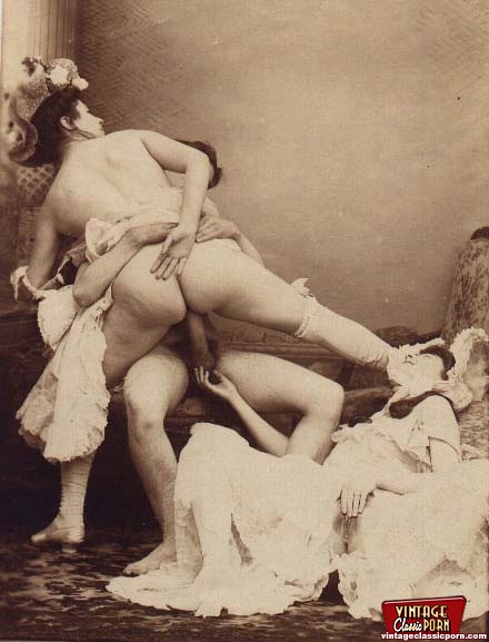 440px x 577px - Vintage couples having dirty sex in the twenties